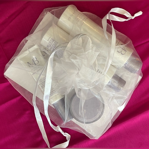 Meaningful Beauty 5 piece set. New/unopened products.